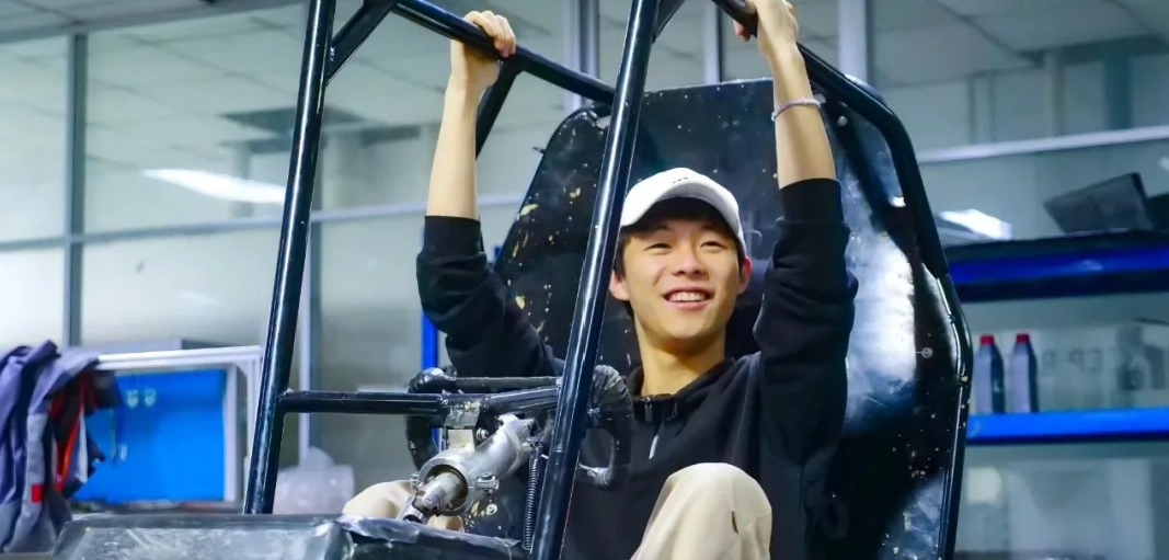 孙驰宇的“飞驰人生”:他在哈工大造出4辆越野赛车!